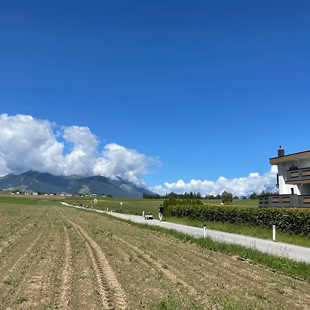 Mountain View Mit Blick Διαμέρισμα *